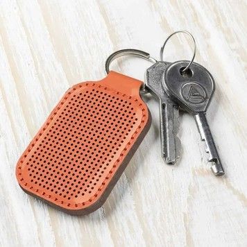 Брелок. Оранжевый Заготовка для вышивки из искусственной кожи Wonderland Crafts FLBE(BB)-072 - Купить в интернет-магазине club-rukodelia.com Тел: 067-802-24-81 Купить Киев, Львов, Харьков, Винница, Одесса, Житомир, Чернигов, Сумы