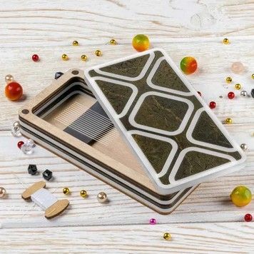 Геометрія темного каменю Магнітна голка (скринька) Wonderland Сrafts FLZB(N)-183 - Купити в інтернет-магазині club-rukodelia.com Тел: 067-802-24-81  Купити Київ, Львів, Харків, Вінниця, Одеса, Житомир, Чернігів, Суми
