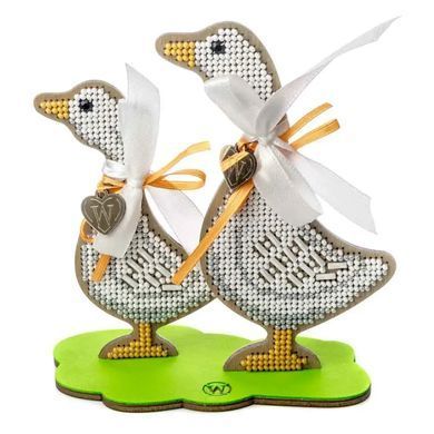 Веселые гуси Набор для вышивки бисером на деревянной основе Wonderland Crafts FLK-617 - Купить в интернет-магазине club-rukodelia.com Тел: 067-802-24-81 Купить Киев, Львов, Харьков, Винница, Одесса, Житомир, Чернигов, Сумы